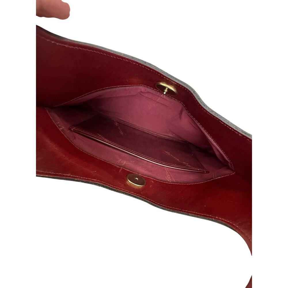 Vintage Etienne Aigner Burgundy Leather Clutch Purse Horseshoe Logo Handbag - Picture 9 of 10